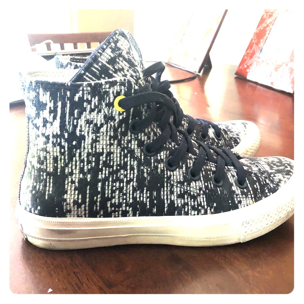 Converse sneakers chucks